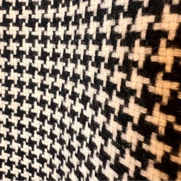 HAROLDS Siz 8 100% Wool Herringbone Skirt Black White Lined Academia Luxury Chic - Picture 3 of 10